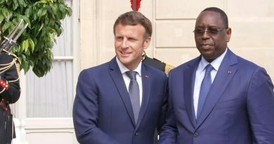 L&rsquo;ex-président sénégalais Macky Sall, candidat au secrétariat général de l&rsquo;ONU, reçu par Emmanuel Macron